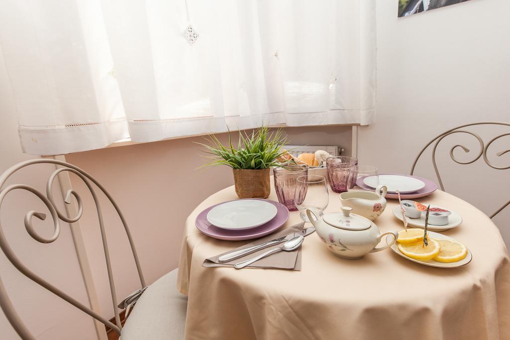 La Tuia E Il Tasso Bed & Breakfast กาญารี ภายนอก รูปภาพ
