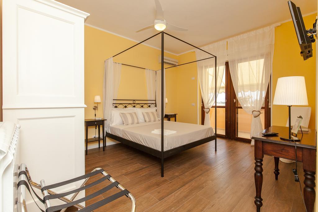 La Tuia E Il Tasso Bed & Breakfast กาญารี ภายนอก รูปภาพ