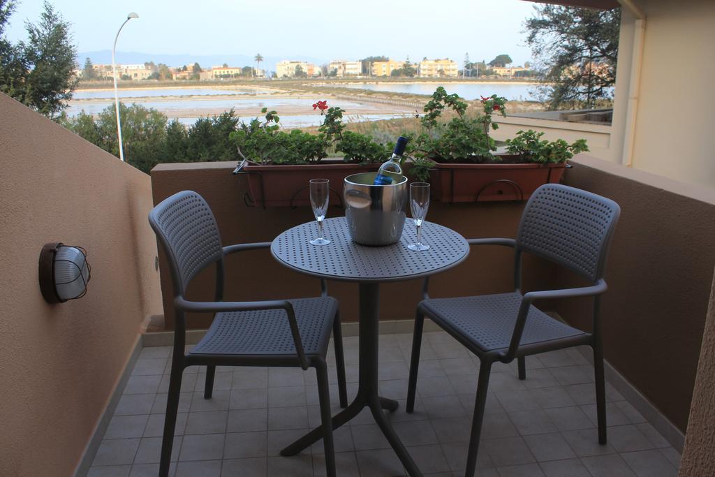 La Tuia E Il Tasso Bed & Breakfast กาญารี ภายนอก รูปภาพ