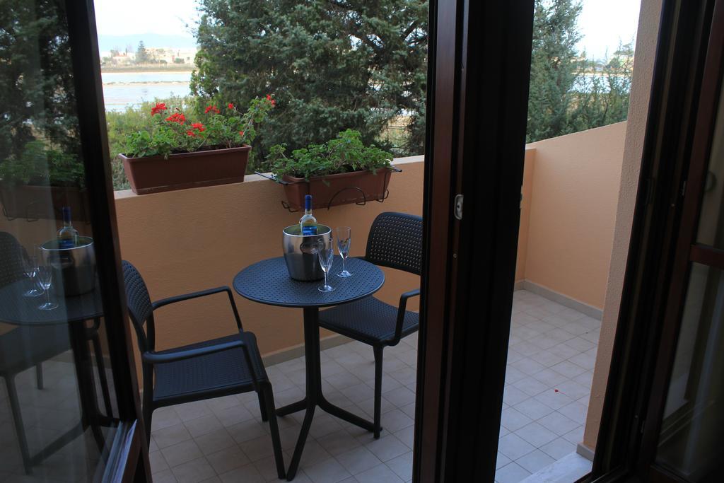 La Tuia E Il Tasso Bed & Breakfast กาญารี ภายนอก รูปภาพ