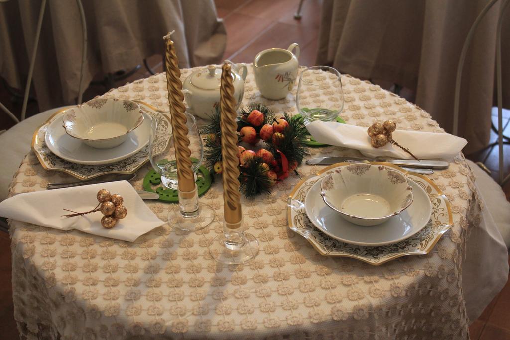 La Tuia E Il Tasso Bed & Breakfast กาญารี ภายนอก รูปภาพ